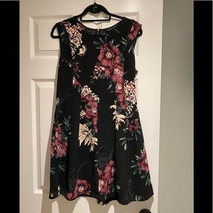 Floral dress - size large